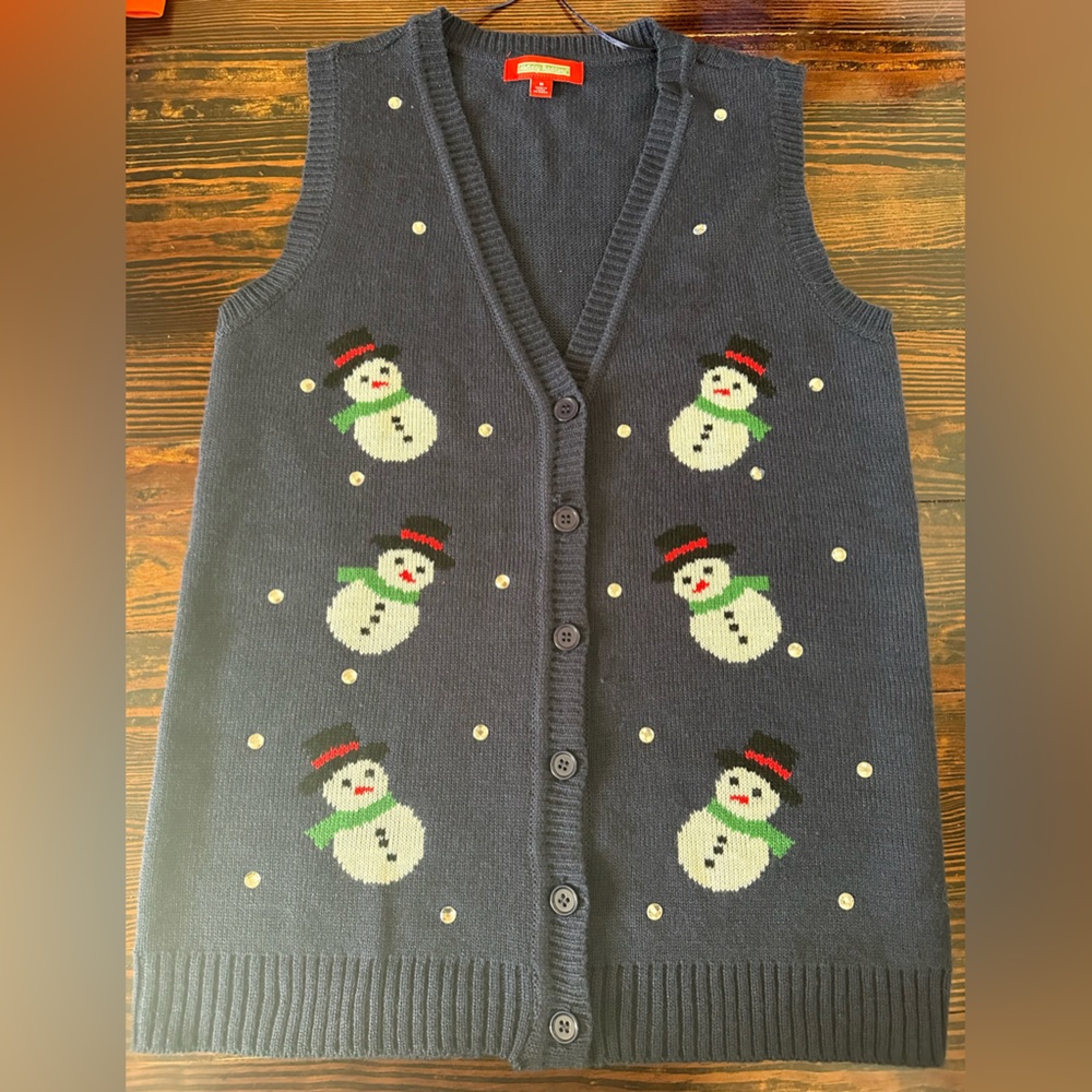 Holiday Traditions Vest 🟢